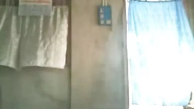 डोमिनट्रिक्स ने सनी देओल की सेक्सी मूवी अपने उप को स्मूच किया