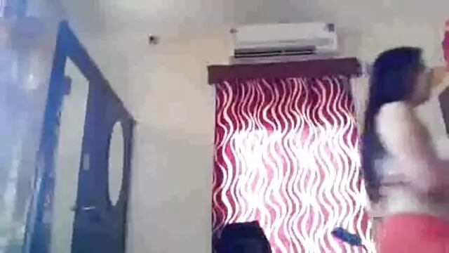 सुडौल ऐश्वर्या राय की सेक्सी मूवी रेडहेड स्ट्रिपर