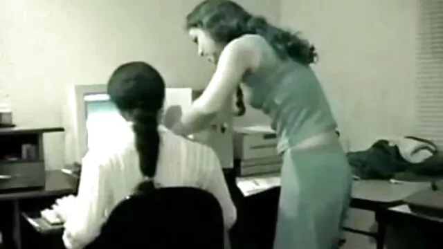 हॉट जूही चावला की सेक्सी मूवी यंग एशले स्टिलर