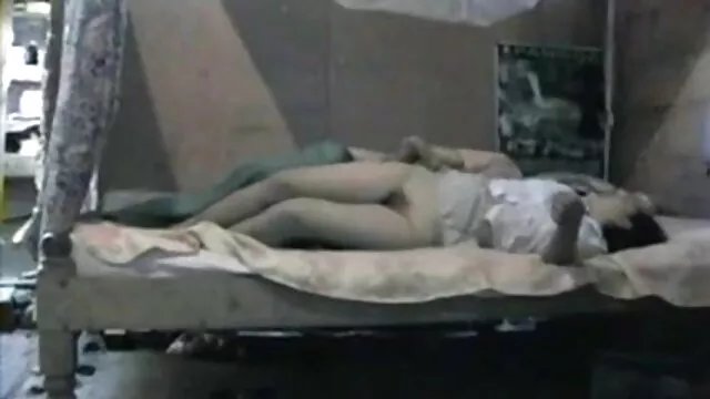 नब्बे के दशक के लेटेक्स सेक्सी हीरोइन की सेक्सी मूवी गुदा!