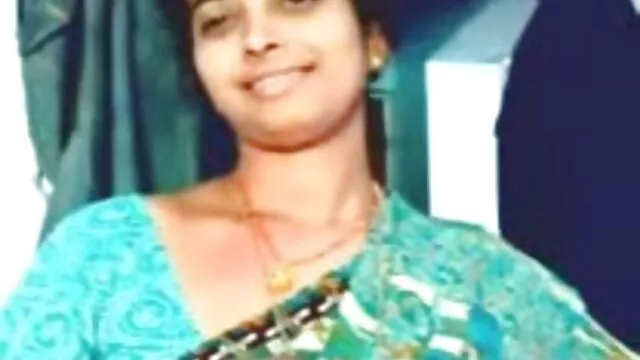 2 अंतरजातीय इंग्लिश की सेक्सी मूवी BBWs साझा करना।