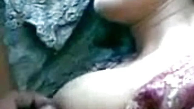 सेक्सी आनंद पूर्ण करीना कपूर की सेक्सी वीडियो मूवी फिल्म