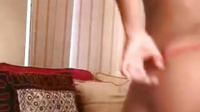 फेलोनी को विशालकाय काला मांस मिलता सेक्सी हीरोइन की सेक्सी मूवी है