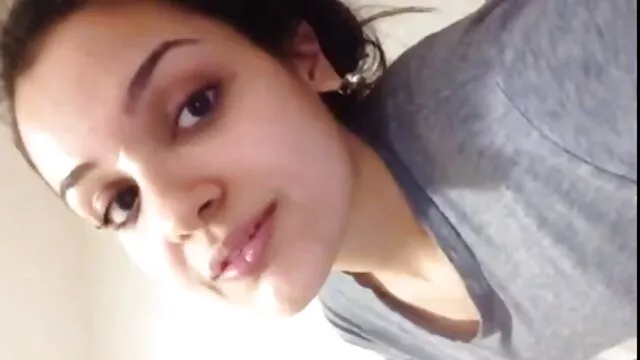 उसके चेहरे पर बड़ा भार सेक्स की मूवी हिंदी में