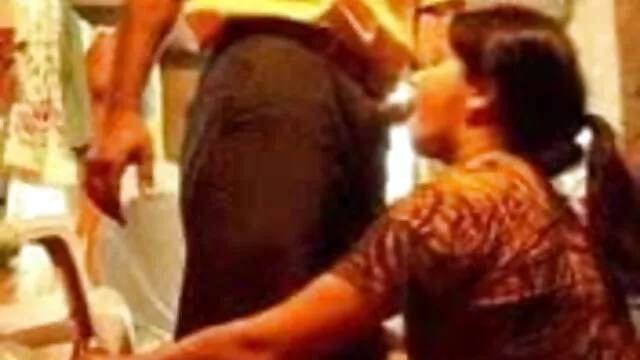 Saggy titties के रानी मुखर्जी की सेक्सी मूवी साथ एमआईएलए फुहार।