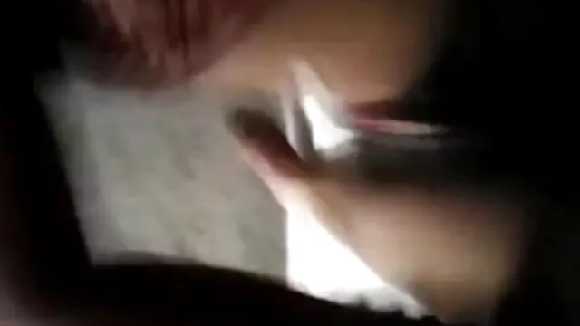 Pigtails में साउथ की मूवी सेक्सी प्यारा श्यामला गुड़िया एक गुलाबी dildo के साथ हस्तमैथुन