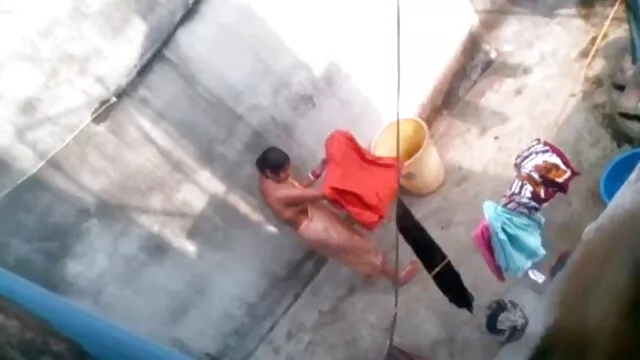 होटल के कमरे में गड़बड़ मोज़ा सनी लियोन की सेक्सी मूवी वीडियो में व्यभिचारी पति