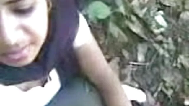 BBW माताओं मार्ता और Jitka युवा सेक्स करने की मूवी दास पर हावी है