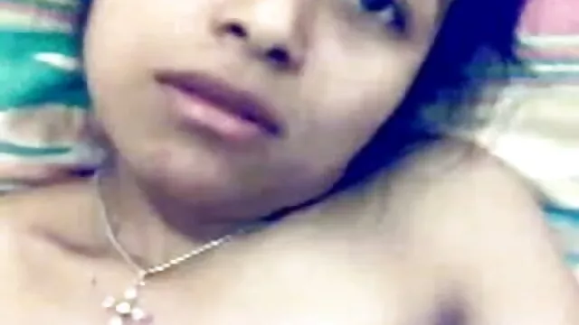 Saggy बालों वाली परिपक्व रानी मुखर्जी की सेक्स मूवी Drb युवा मुर्गा हो जाता है