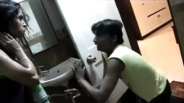 जो काजल राघवानी की सेक्सी मूवी दोस्त चोदता है उसे ताला