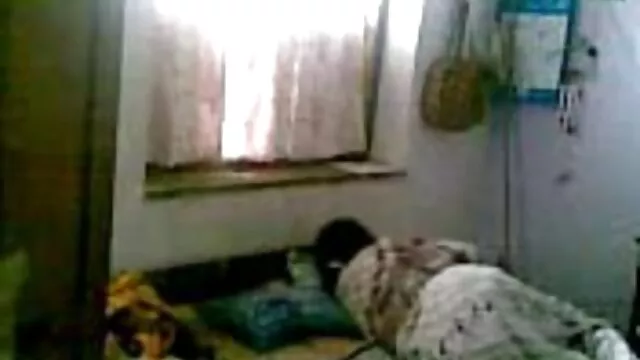 एक सनी लियोन की सेक्सी वीडियो मूवी फ्रेम पिटाई