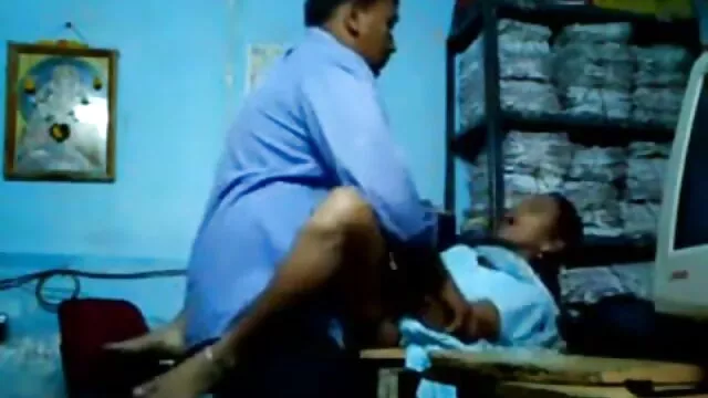 यात्रा के गर्म पैर सोनाली की सेक्सी मूवी