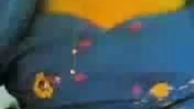 Yvonne की अमीषा पटेल की सेक्सी मूवी स्ट्रिपटीज़