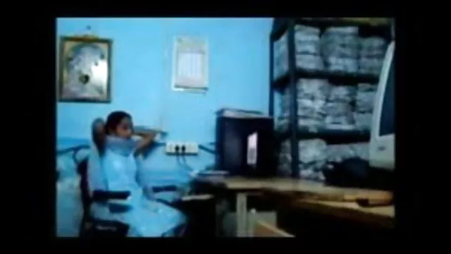 सबसे बेहतरीन महिलाओं में से एक 19 सी बॉलीवुड की सेक्सी मूवी