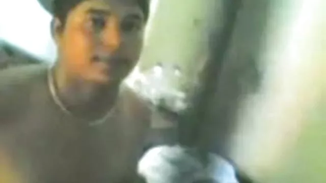 एक्सीडेंटल क्रीमपाइ डन्स ला चाटे डे बॉलीवुड की सेक्सी मूवी ला जेने गोरा!
