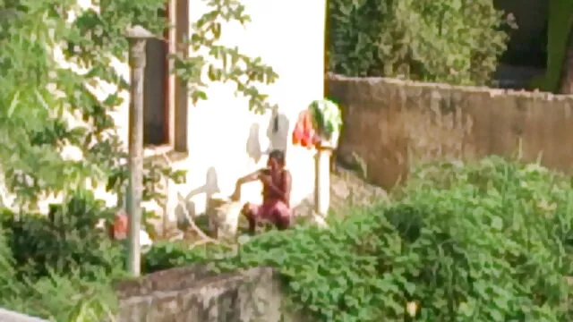 हबी अपनी पत्नी को एक और आदमी को देखता है कैटरीना की सेक्सी मूवी